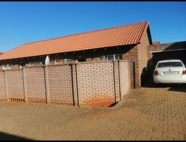 2 BEDROOM APARTMENT FOR SALE IN THE ORCHARDS
